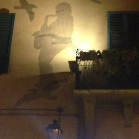 Piccolo Monolocale A Due Passi Da Piazza Maggiore Bolonha Exterior foto